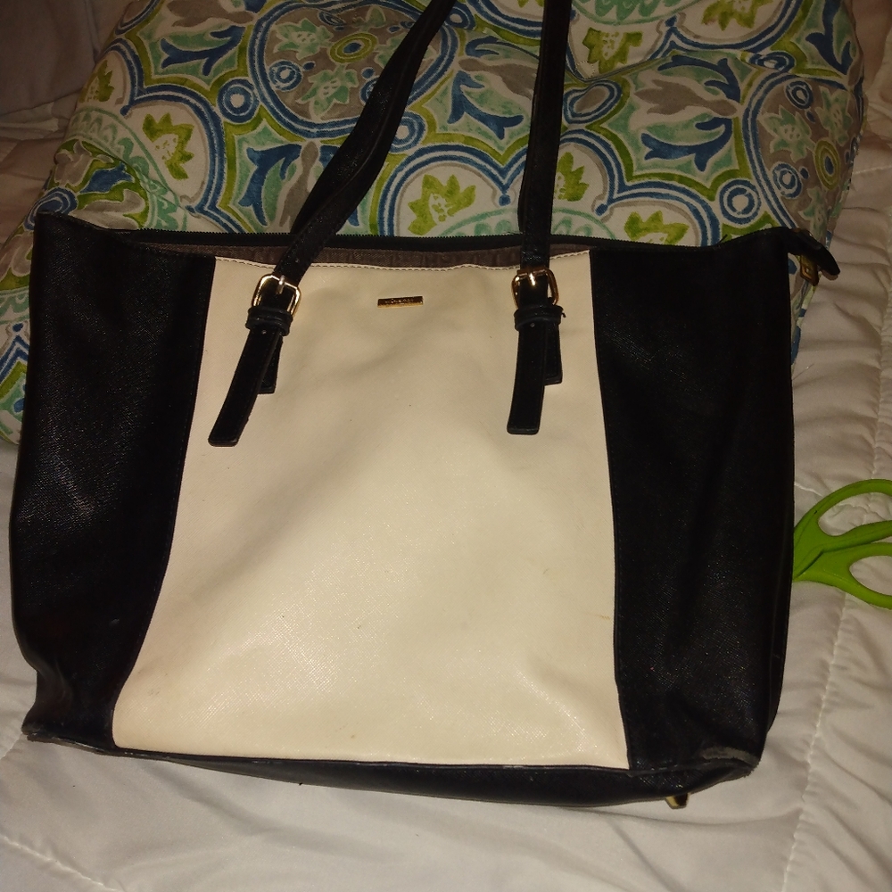 Lovevook black and white tote